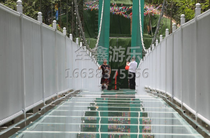 玻璃吊桥