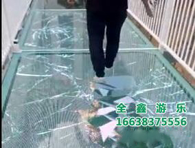 5D特效玻璃吊桥