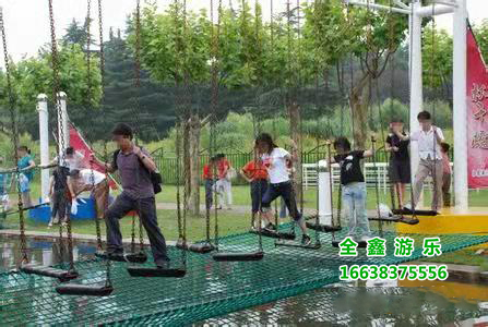 水上趣桥