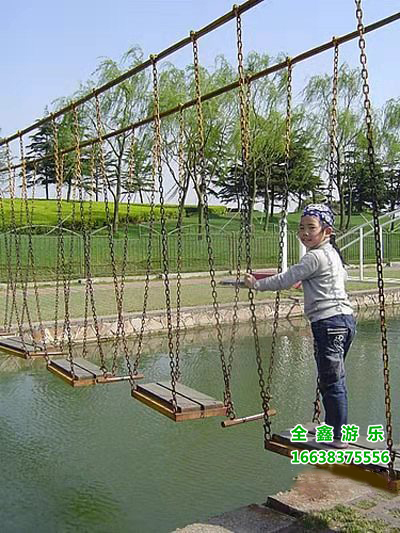 水上趣桥