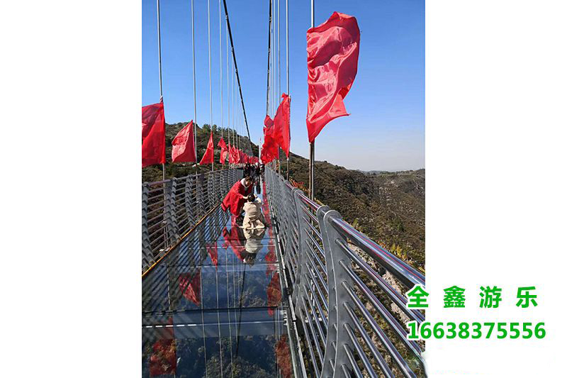 玻璃吊桥