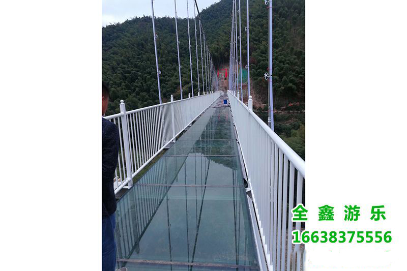 玻璃吊桥