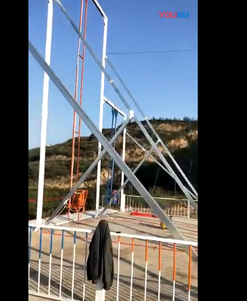 悬崖秋千