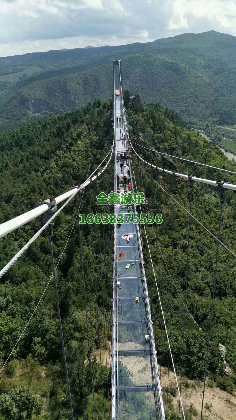 玻璃吊桥