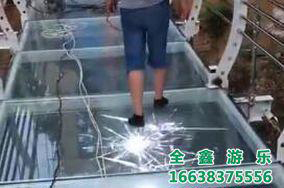 5D特效玻璃吊桥