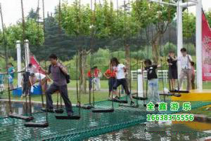 水上趣桥
